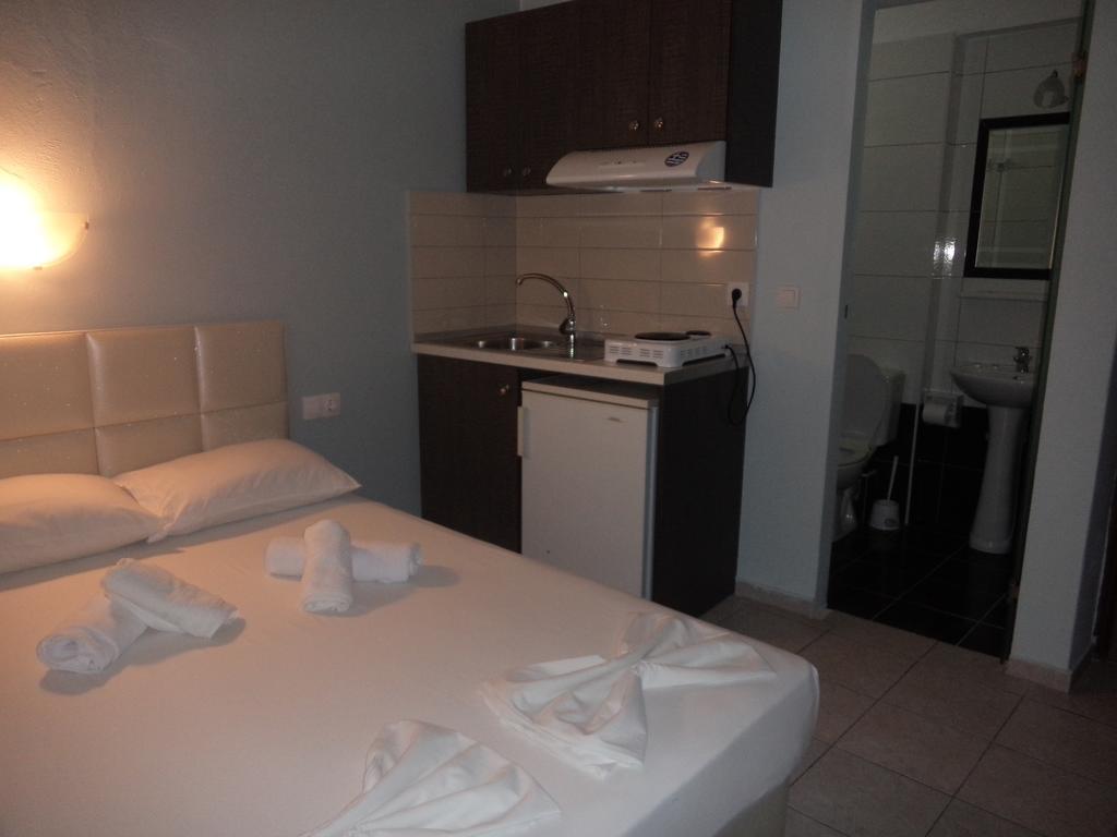 Hotel Dioni Paralía Kamer foto